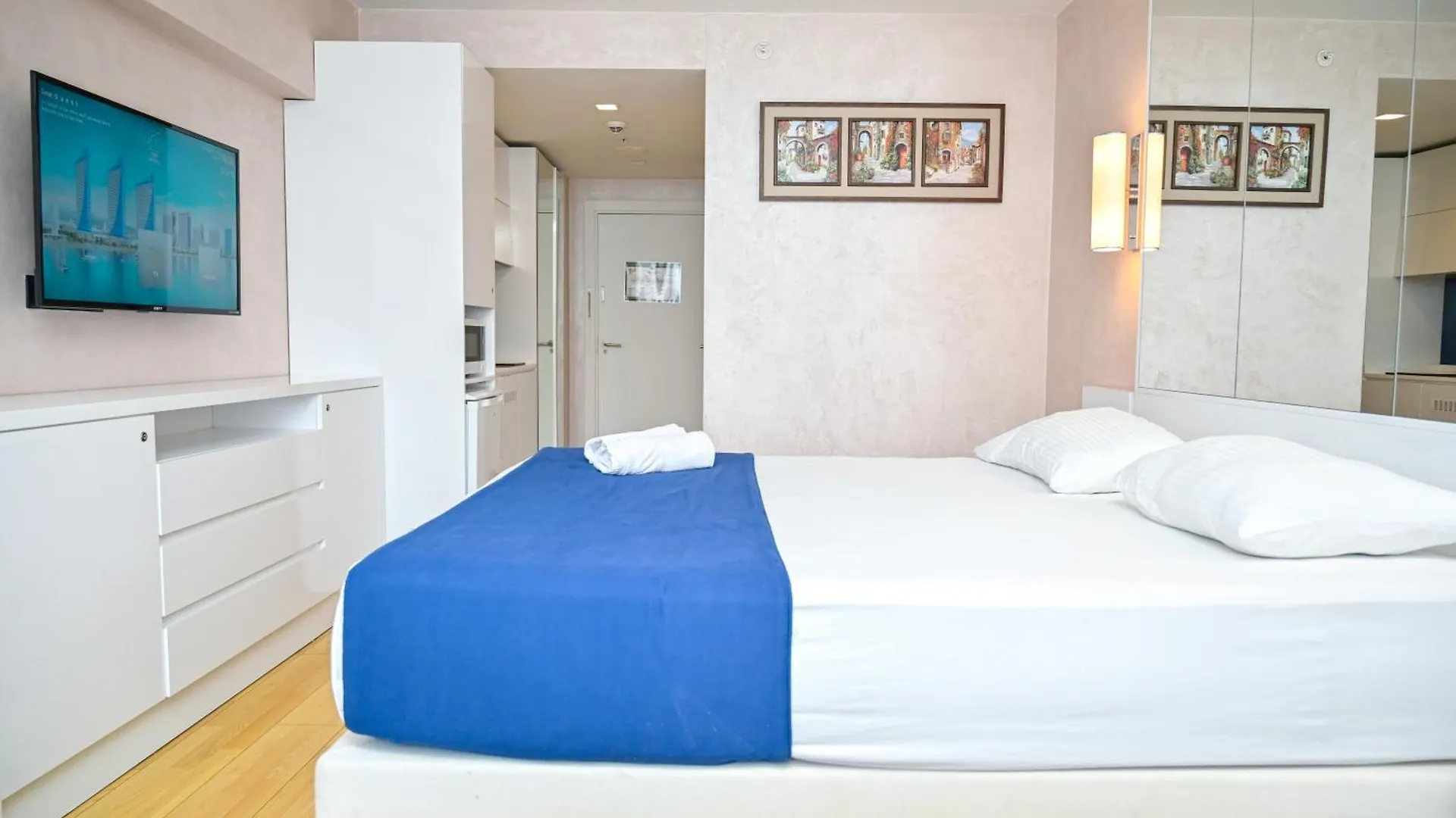 Avant-Garde Sea View Aparthotel In Orbi City 바투미