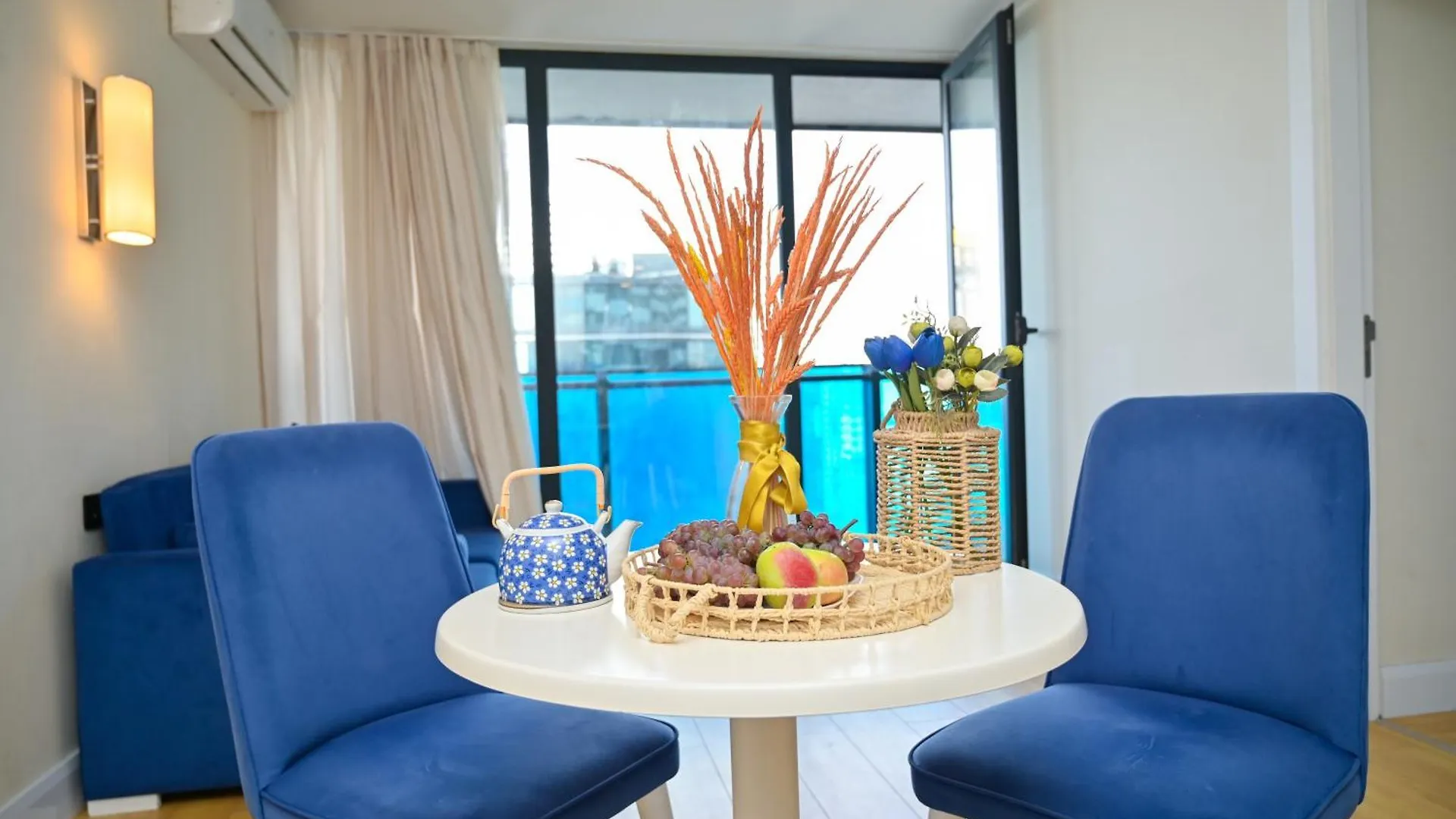 Avant-Garde Sea View Aparthotel In Orbi City 바투미 조지아