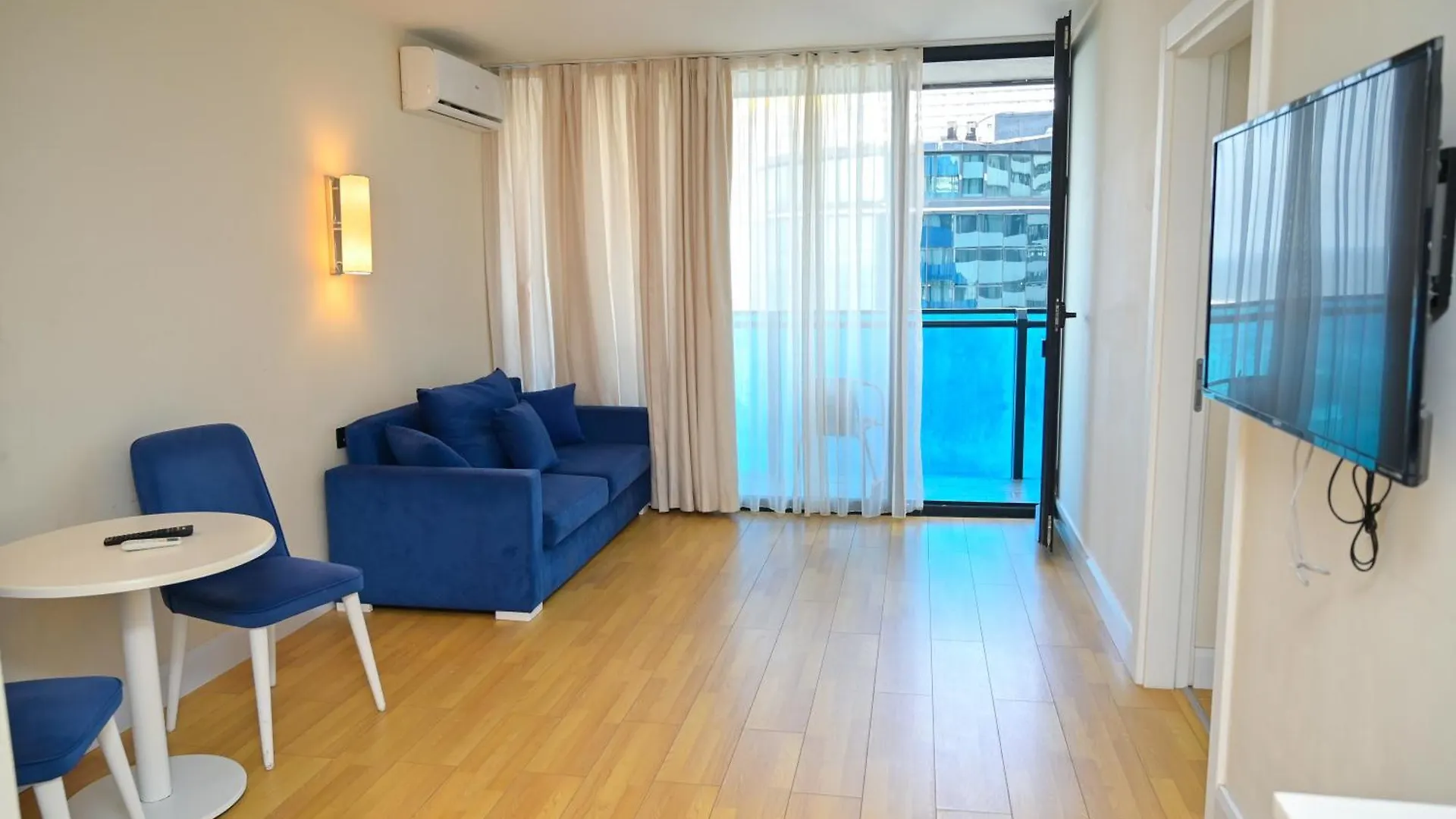 Avant-Garde Sea View Aparthotel In Orbi City 바투미 조지아