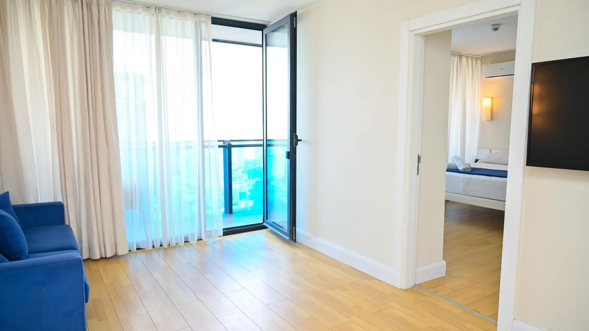 Avant-Garde Sea View Aparthotel In Orbi City 바투미