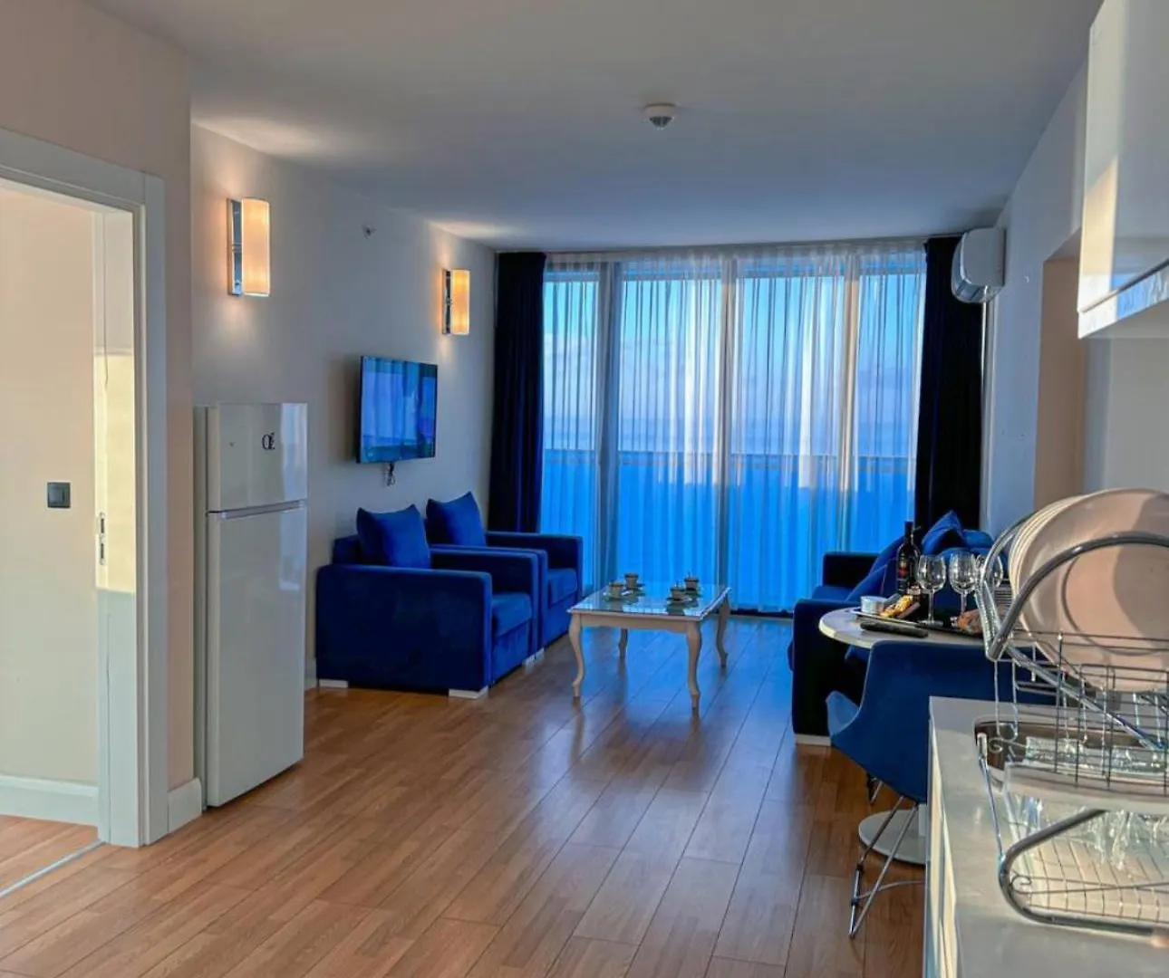 Avant-Garde Sea View Aparthotel In Orbi City 바투미 5*,