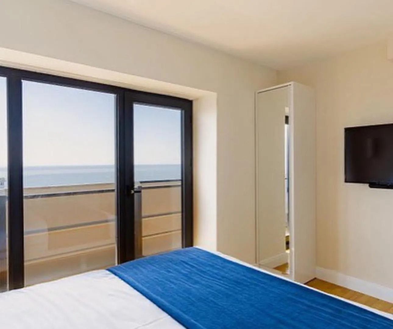 Avant-Garde Sea View Aparthotel In Orbi City 바투미
