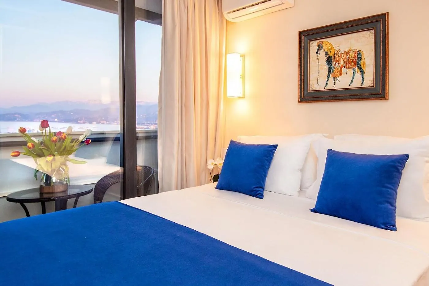 *****  Avant-Garde Sea View Aparthotel In Orbi City 바투미 조지아